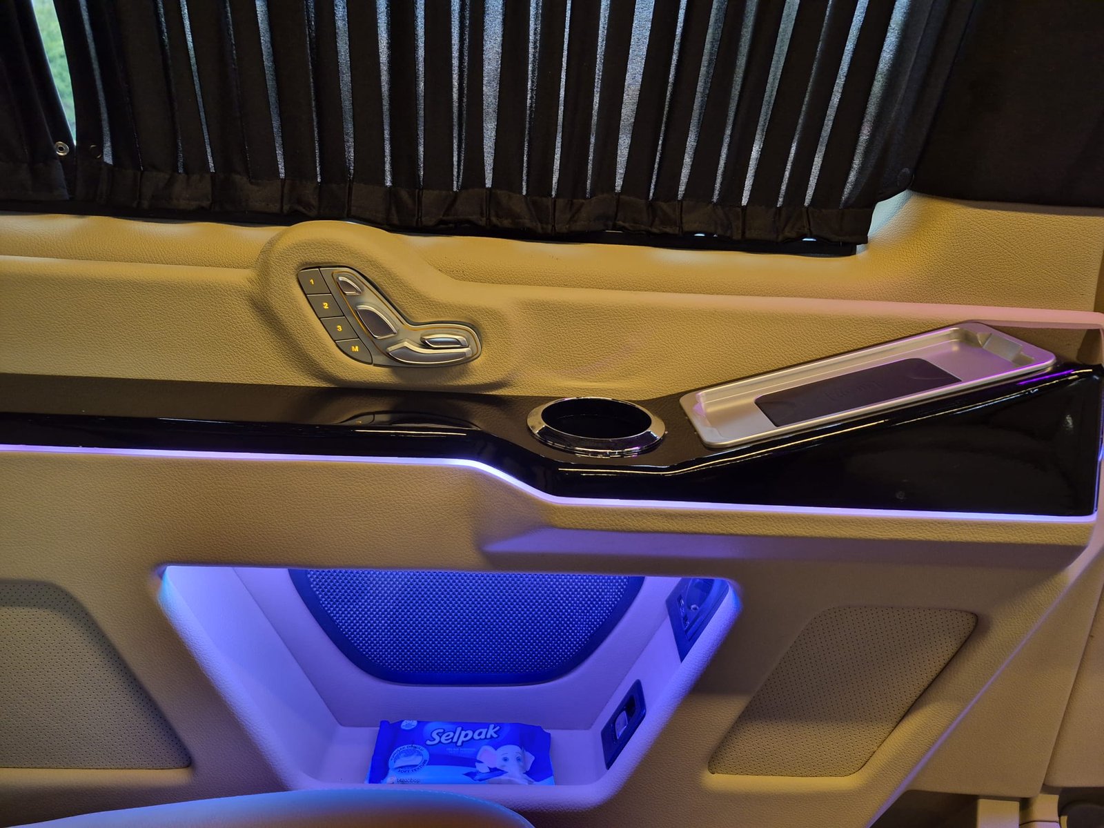 Özel Soğutmalı Minibar ve İkram Masası